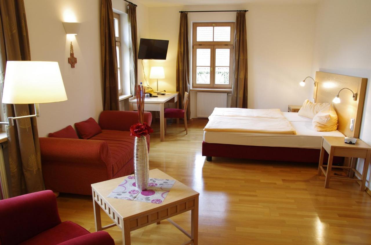 Klostergasthof Hotel Münnerstadt Exterior foto